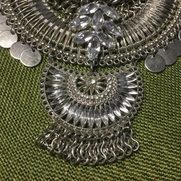 Prom/Wedding Rhinestone Collar Necklace - Picture 12 of 13